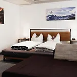 Kemptencityhost Δωμάτια σε οικογενειακή κατοικία *